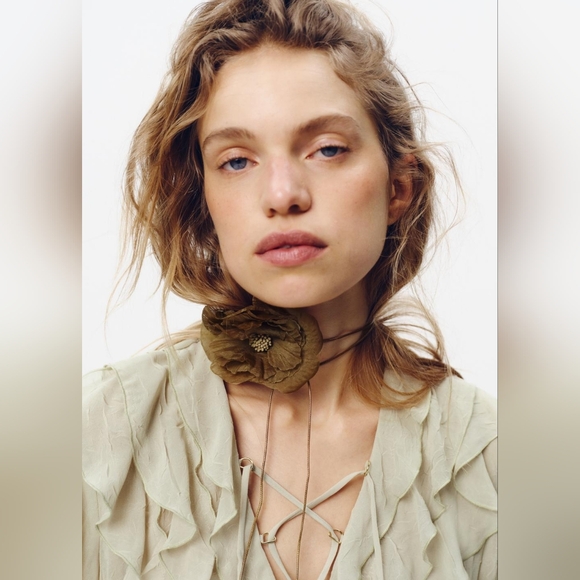 Zara Jewelry - TULLE FLOWER NECK CORD